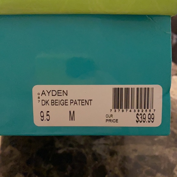 Brand new Beige Patent heels - Picture 10 of 10